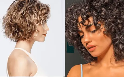 Deux femmes aux cheveux bouclés. L'une a un carré court bouclé naturel blond, l'autre un carré court bouclé naturel brun.