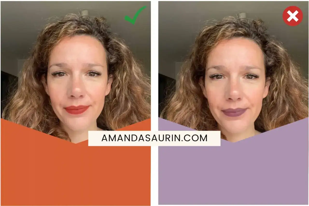 Comparaison de rouges à lèvres pour une brune au teint clair. Le rouge à lèvres rouge est validé (coche verte), le violet est rejeté (croix rouge).